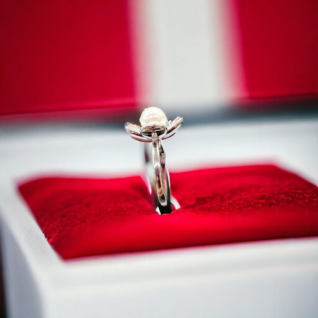 Pearl In Flower Ring