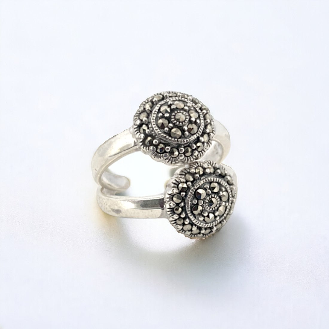 Moon Tarnish Oxidized Flower Stud Toe Ring