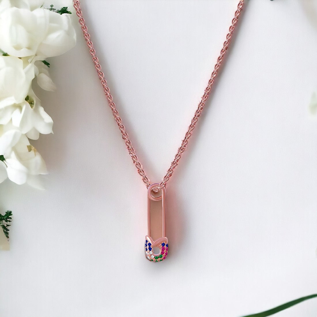 Rosegold Pin Style Chain Pendant