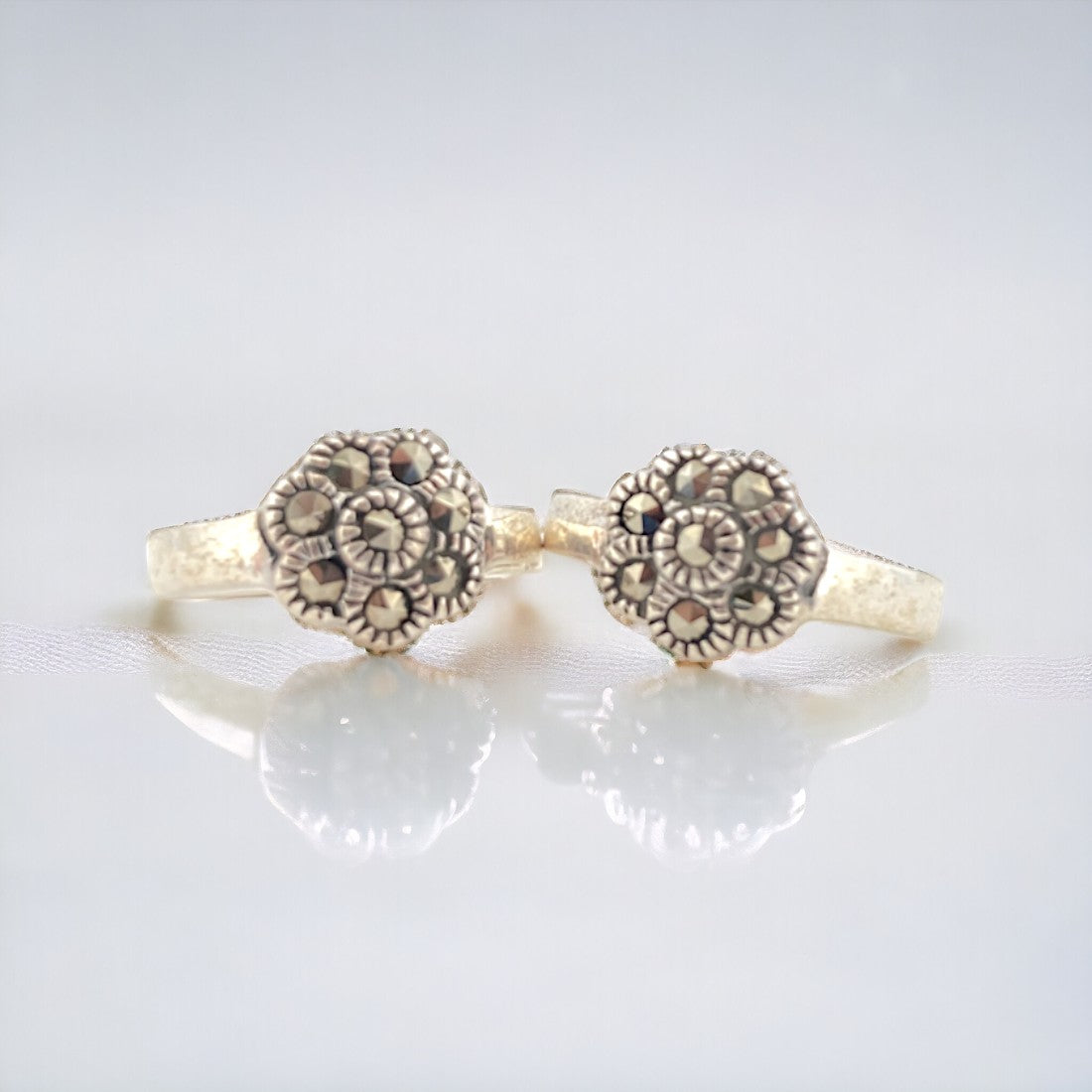 Flower Motif Toe Ring