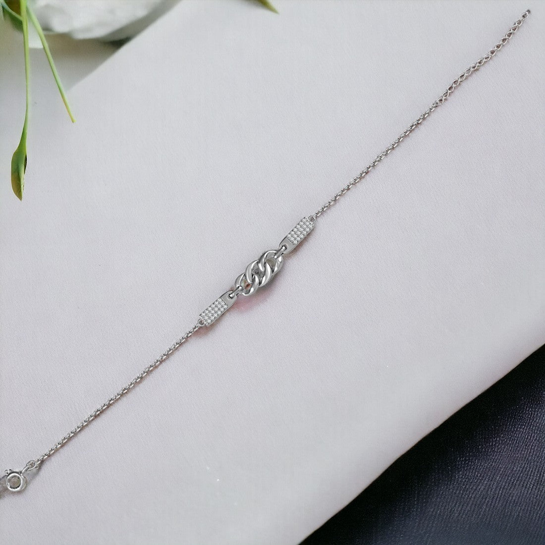 Link Chain In Silver Bracelet
